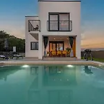 Brand New 'maslina' With Pool * Povljana