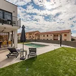 Brand New 'maslina' With Pool Villa