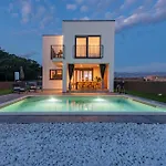 Brand New 'maslina' With Pool *