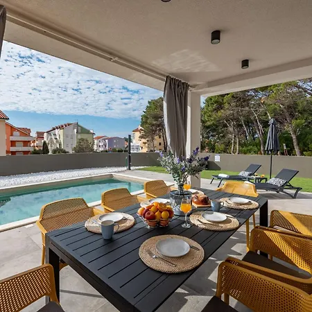 Brand New 'maslina' With Pool *