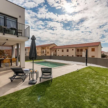 Brand New 'maslina' With Pool * Povljana