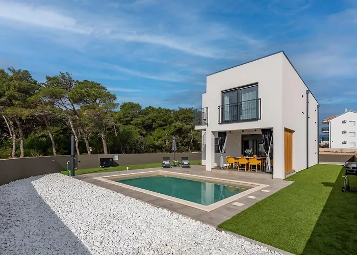 Brand New 'maslina' With Pool
